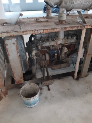 เครื่องปั่นไฟ 37.5 kva ราคา 60,000 บาทครับ