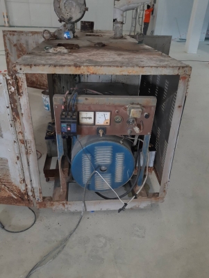 เครื่องปั่นไฟ 37.5 kva ราคา 60,000 บาทครับ