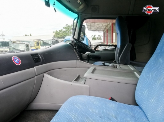 หัวเก๋ง Nissan UD Quon กันชนโครเมียม