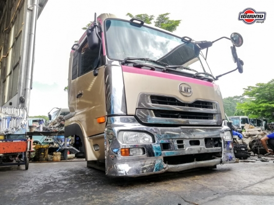 หัวเก๋ง Nissan UD Quon กันชนโครเมียม