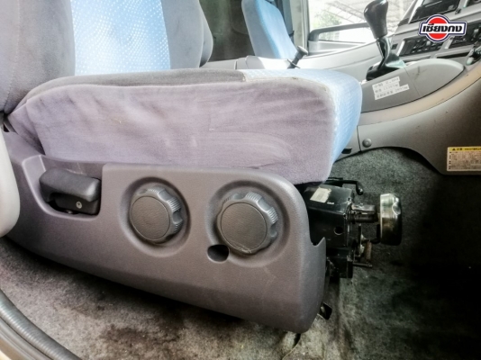 หัวเก๋ง Nissan UD Quon กันชนโครเมียม