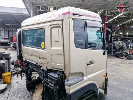 หัวเก๋ง Nissan UD Quon กันชนโครเมียม