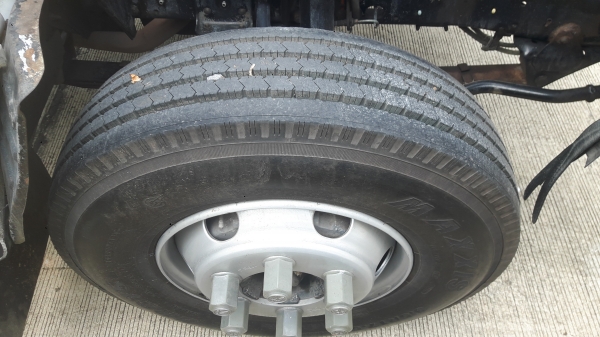 ขายด่วน ISUZU NPR ห้างแท้ เครื่อง120แรงสภาพดีราคาต่อรองได้ครับ0629873267