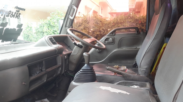 ขายด่วน ISUZU NPR ห้างแท้ เครื่อง120แรงสภาพดีราคาต่อรองได้ครับ0629873267