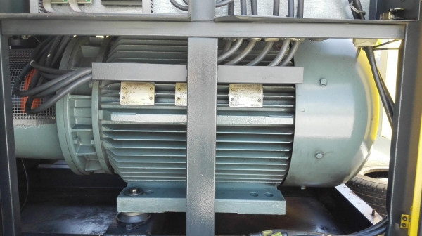 เครื่องปั้มลมสกรูเยอรมัน KAESER KOMPRESSOREN GERMANY ขนาด 60 HP และ 150 HP (มี 2 ชุด) ไฟ 380V