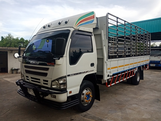 ISUZU NQR 175 แรง ยาว 5.5 ม.รถห้างแท้