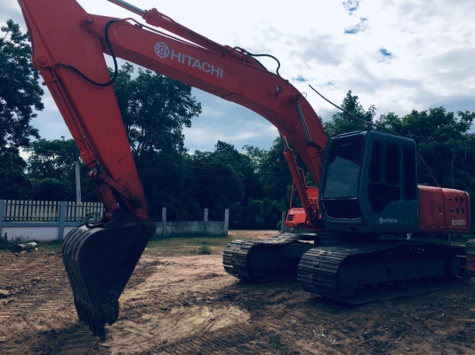 ขาย Hitachi Ex200-2 โทร 0979285564