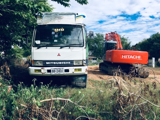 ขาย Hitachi Ex200-2 โทร 0979285564