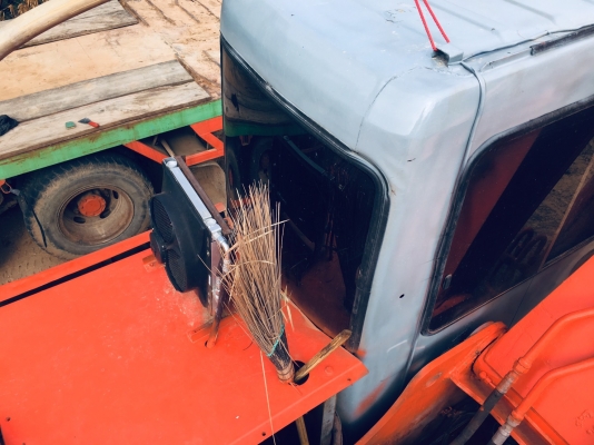 ขายคู่ ex200-2 พร้อมเทรนเลอร์ท้ายลาด หลง โทร 0979285564