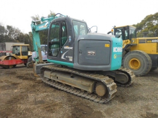 SK135-yy06  2XXX ชม  KOBELCO (รถนอก นำเข้า ขายถูก)@1,850,000บาท เครื่องดีปั่มแรง ไฟฟ้าครบ รถนอกเพิ่งนำเข้ามาใหม่ ยังไม่เคยใช้งานในเมืองไทย คอนโทรลน้ำมัน ปั้มนี้ว เครื่องดีปั้มเเรงเร็วแรงไม่โหลดพร้อมใช้ บูมอาร์มสวย ช่วงล่างดี รถสวย เร็วแรง ไม่โหลด รถพร้อมใ