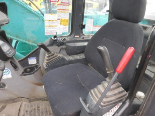 SK135-yy06  2XXX ชม  KOBELCO (รถนอก นำเข้า ขายถูก)@1,850,000บาท เครื่องดีปั่มแรง ไฟฟ้าครบ รถนอกเพิ่งนำเข้ามาใหม่ ยังไม่เคยใช้งานในเมืองไทย คอนโทรลน้ำมัน ปั้มนี้ว เครื่องดีปั้มเเรงเร็วแรงไม่โหลดพร้อมใช้ บูมอาร์มสวย ช่วงล่างดี รถสวย เร็วแรง ไม่โหลด รถพร้อมใ