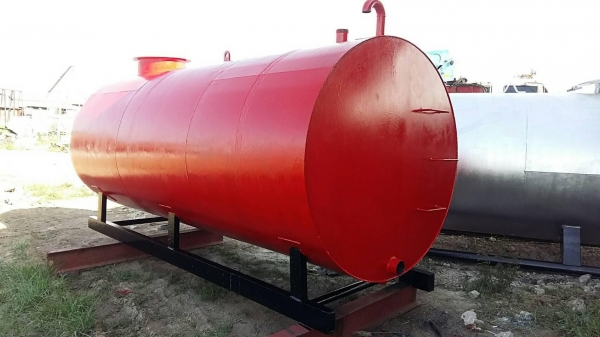 ถังน้ำมัน ขนาด 6000 ลิตร สภาพพร้อมใช้ ขัดล้างทำสีเรียบร้อย ราคา 38,000.-