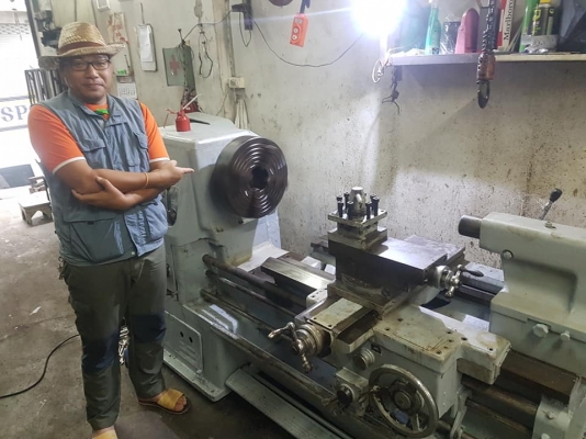 เครื่องกลึงมือสองญี่ปุ่นรุ่นหนัก CHUBU KOKI LL-1000 4จับ18นิ้ว  ไฟบ้าน หนักๆแน่นๆ ใช้งานได้เลยครับ