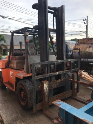 ขายฟอร์คลิฟต์ KOMATSU ยกได้7ตันเสาสูง4เมตรเกียร์ท๊อกค์ราคา 295,000
