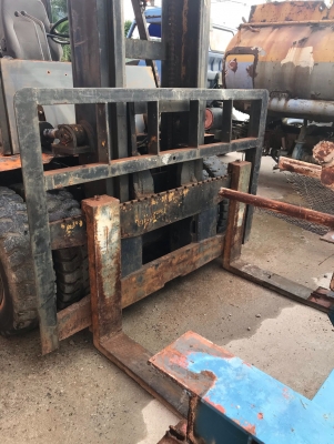 ขายฟอร์คลิฟต์ KOMATSU ยกได้7ตันเสาสูง4เมตรเกียร์ท๊อกค์พร้อมใช้ ขายฟอร์คลิฟต์ KOMATSU ยกได้7ตันเสาสูง4เมตรเกียร์ท๊อกค์พร้อมใช้