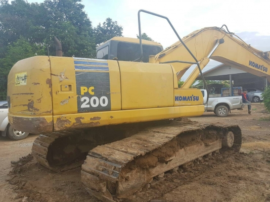 ขายรถแบคโฮ KOMATSU PC200-7 ไฟเต็มระบบดีไม่มีเล่มทะเบียนราคา 650000