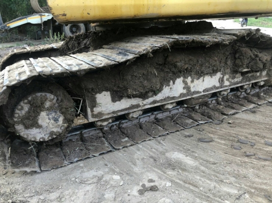 ขายรถแบคโฮ KOMATSU PC200-7 ไฟเต็มระบบดีไม่มีเล่มทะเบียนราคา 650000