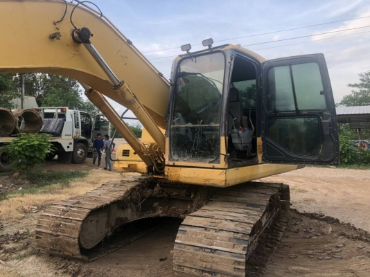ขายรถแบคโฮ KOMATSU PC200-7 ไฟเต็มระบบดีไม่มีเล่มทะเบียนราคา 650000