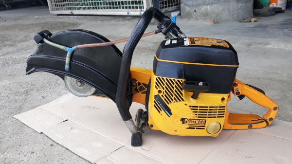 เครื่องตัดคอนกรีต ตัดผนัง ตัดหัวเข็ม ยี่ห้อ PARTNER รุ่น K650  ใบตัดขนาด12" มาจากญี่ปุ่น ใช้งานได้เลยครับ