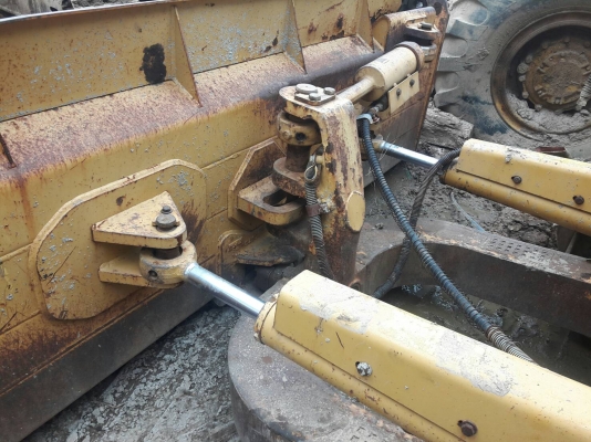 ขายแทรคเตอร์ CAT D5N ตีนเป็ดเก่านอกญี่ปุ่นราคา 2,500,000 ขายแทรคเตอร์ CAT D5N ตีนเป็ดเก่านอกญี่ปุ่นราคา 2,500,000