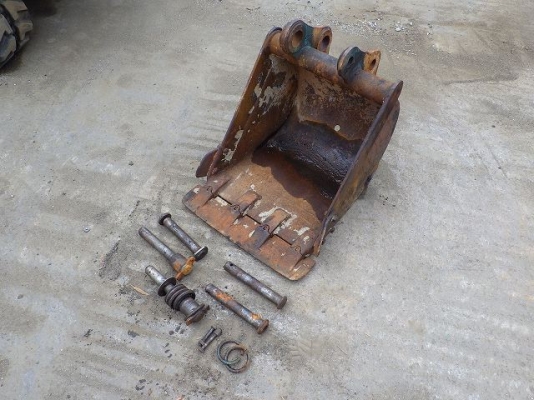 ขายรถขุด KOMATSU PC30-7E ปากคีบ มีบุ้งกี๋ นำเข้าเองจากญี่ปุ่น สภาพสวยพร้อมใช้ ถึงเร็วๆนี้ครับ