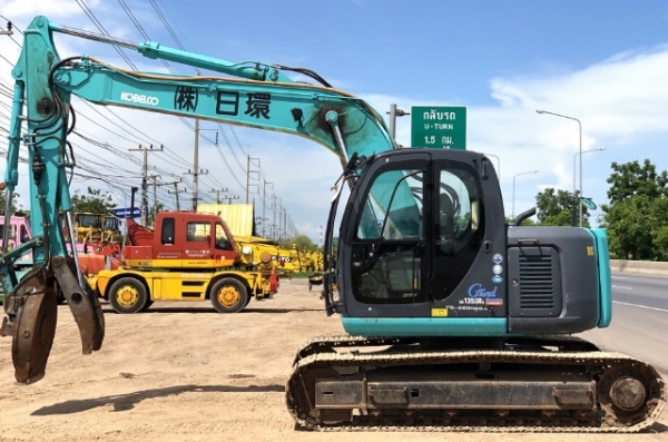 ขายรถขุด KOBELCO SK135SR หัวแม่เหล็ก นำเข้าเองจากญี่ปุ่น สภาพสวยพร้อมใช้ มีVDOการทำงานครับ
