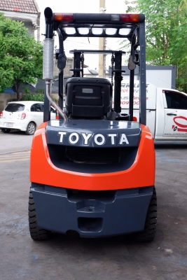 ขายรถฟอร์คลิฟท์เก่านำเข้าจากญี่ปุ่นTOYOTA 8FD30