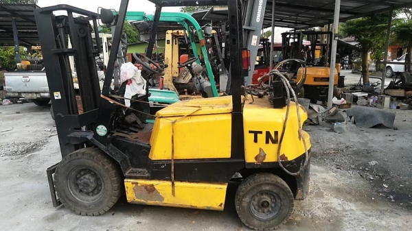 ขาย Forklift 2.5 ton เสา 3