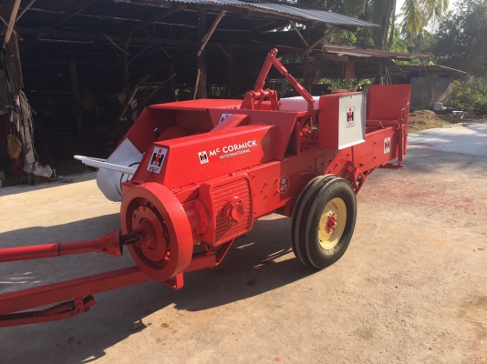 ขายเครื่องอัดฟาง อินเตอร์ B47 เก่านอกไม่ผ่านการใช้งานในไทย