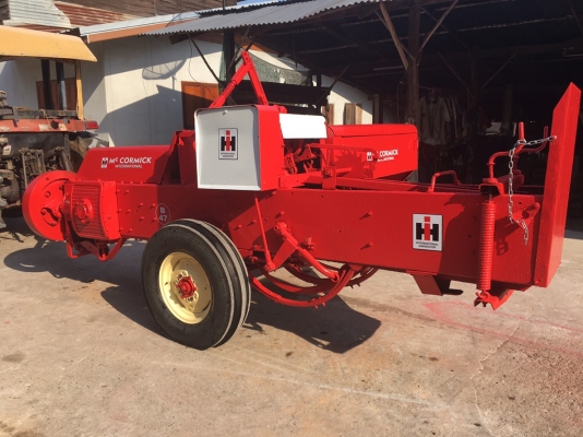 ขายเครื่องอัดฟาง อินเตอร์ B47 เก่านอกไม่ผ่านการใช้งานในไทย