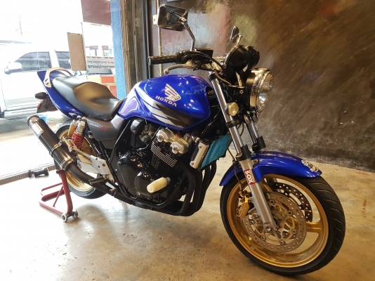 ขาย HONDA CB400 TECH3 ปี2006 เดิมๆ สีสวย เครื่องดี แต่งนิดหน่อย ท่อแต่ง กันล้ม แฮนด์บาร์ ทะเบียนพร้อ