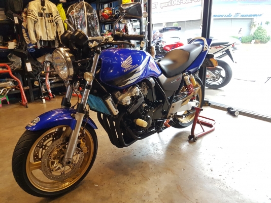 ขาย HONDA CB400 TECH3 ปี2006 เดิมๆ สีสวย เครื่องดี แต่งนิดหน่อย ท่อแต่ง กันล้ม แฮนด์บาร์ ทะเบียนพร้อ
