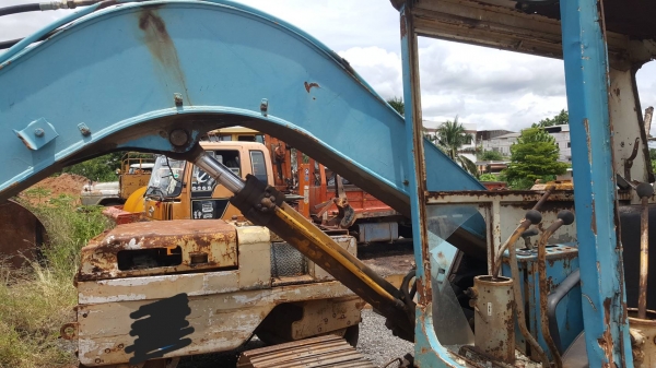 ขายตามสภาพ แบคโฮ KOMATSU 10HT ไม่มีฝาสูบ ไม่มีปั้มไฮดรอริค ราคาต่อรองได้ครับ