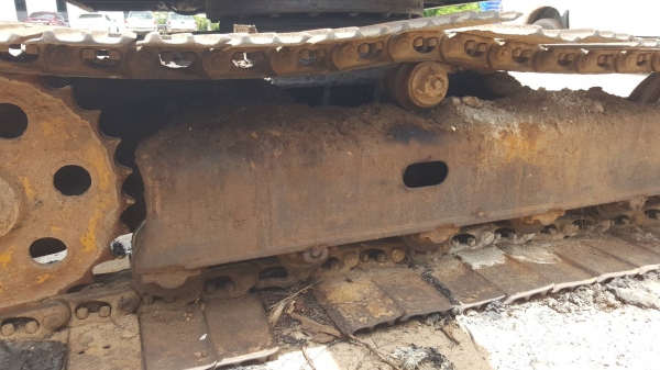 ขายตามสภาพ แบคโฮ KOMATSU 10HT ไม่มีฝาสูบ ไม่มีปั้มไฮดรอริค ราคาต่อรองได้ครับ