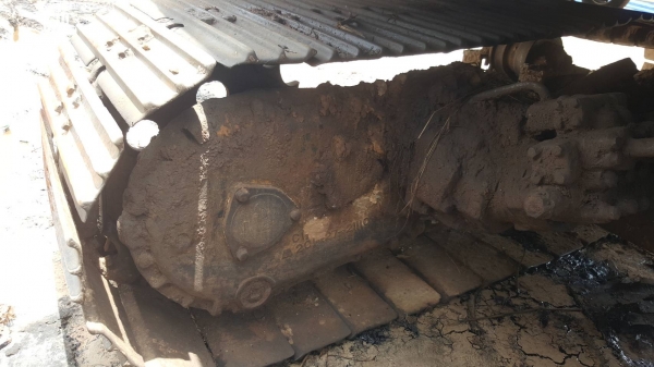 ขายตามสภาพ แบคโฮ KOMATSU 10HT ไม่มีฝาสูบ ไม่มีปั้มไฮดรอริค ราคาต่อรองได้ครับ