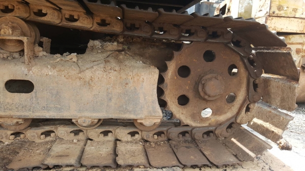 ขายตามสภาพ แบคโฮ KOMATSU 10HT ไม่มีฝาสูบ ไม่มีปั้มไฮดรอริค ราคาต่อรองได้ครับ