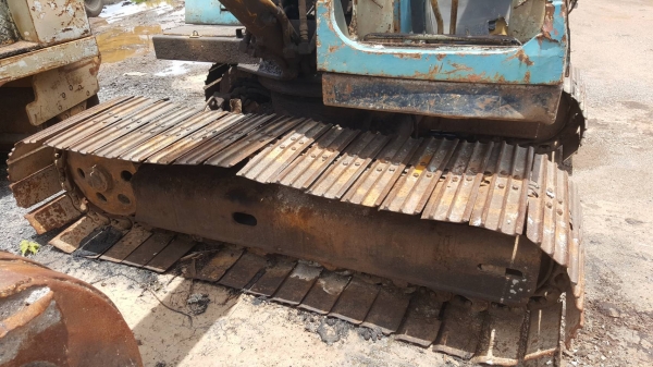 ขายตามสภาพ แบคโฮ KOMATSU 10HT ไม่มีฝาสูบ ไม่มีปั้มไฮดรอริค ราคาต่อรองได้ครับ