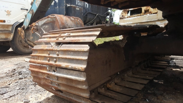 ขายตามสภาพ แบคโฮ KOMATSU 10HT ไม่มีฝาสูบ ไม่มีปั้มไฮดรอริค ราคาต่อรองได้ครับ