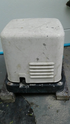 ขายปั๊มถังสสี่เหลี่ยม Hitachi 200W มือ2