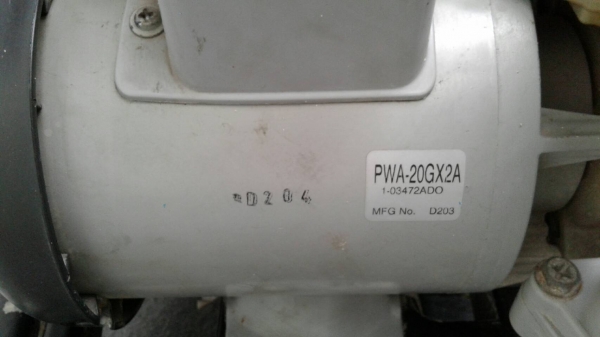 ขายปั๊มถังสสี่เหลี่ยม Hitachi 200W มือ2