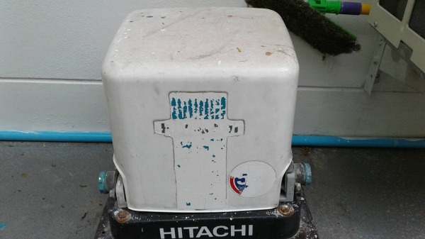 ขายปั๊มถังสสี่เหลี่ยม Hitachi 200W มือ2