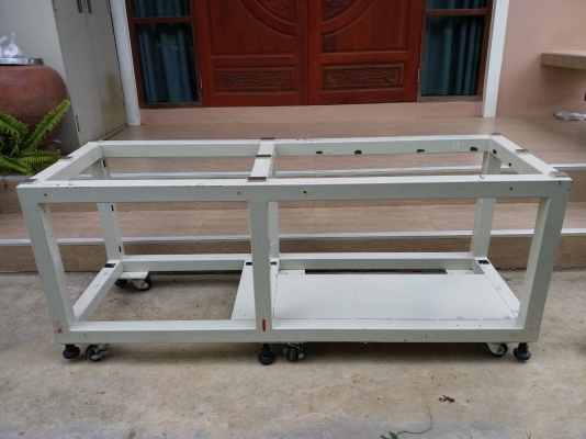 โครงเครื่องจักร ขนาด 60x175x72 ซม.มีลูกล้อ 6 ล้อ ขาปรับระดับ 6 อัน