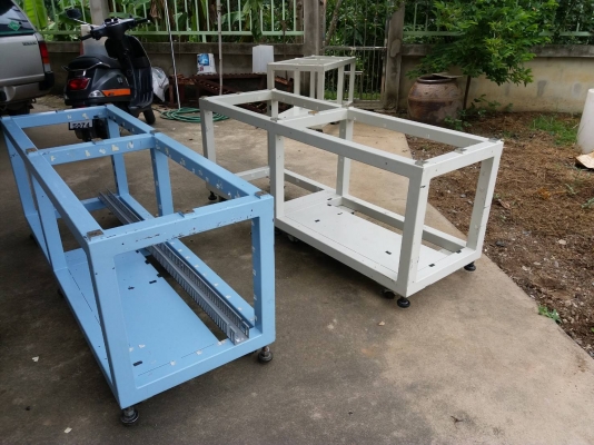 โครงเครื่องจักร ขนาด 60x175x72 ซม.มีลูกล้อ 6 ล้อ ขาปรับระดับ 6 อัน