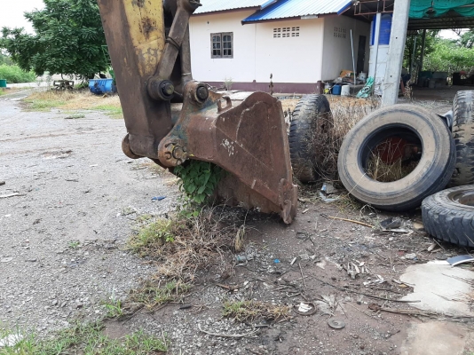 ขายตามสภาพ แบคโฮ KOMATSU PC200-3 เครื่องดี ปั้มดี เอวมีขยับ รถเคยตะแคงข้างมาหัวเก๋งบุบบ เอกสารใบซื้อขาย