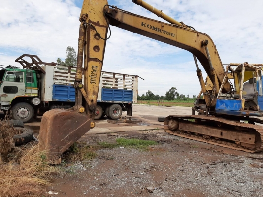 ขายตามสภาพ แบคโฮ KOMATSU PC200-3 เครื่องดี ปั้มดี เอวมีขยับ รถเคยตะแคงข้างมาหัวเก๋งบุบบ เอกสารใบซื้อขาย