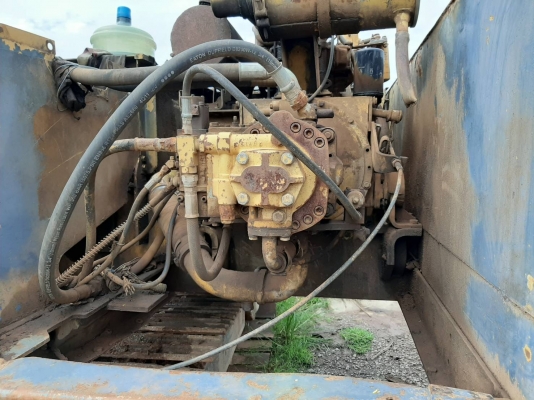 ขายตามสภาพ แบคโฮ KOMATSU PC200-3 เครื่องดี ปั้มดี เอวมีขยับ รถเคยตะแคงข้างมาหัวเก๋งบุบบ เอกสารใบซื้อขาย