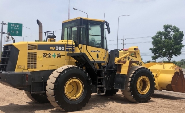 ขายรถตักล้อยาง KOMATSU WA380-6 ปี 2010 รถนอกนำเข้าจากญี่ปุ่น สภาพสวยพร้อมใช้ มีVDOการทำงานครับ ขายรถตักล้อยาง KOMATSU WA380-6 ปี 2010 รถนอกนำเข้าจากญี่ปุ่น สภาพสวยพร้อมใช้ มีVDOการทำงานครับ