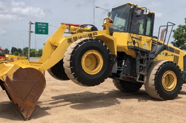 ขายรถตักล้อยาง KOMATSU WA380-6 ปี 2010 รถนอกนำเข้าจากญี่ปุ่น สภาพสวยพร้อมใช้ มีVDOการทำงานครับ ขายรถตักล้อยาง KOMATSU WA380-6 ปี 2010 รถนอกนำเข้าจากญี่ปุ่น สภาพสวยพร้อมใช้ มีVDOการทำงานครับ