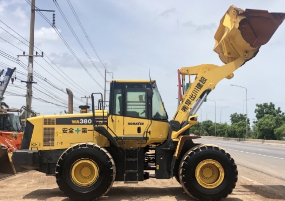 ขายรถตักล้อยาง KOMATSU WA380-6 ปี 2010 รถนอกนำเข้าจากญี่ปุ่น สภาพสวยพร้อมใช้ มีVDOการทำงานครับ ขายรถตักล้อยาง KOMATSU WA380-6 ปี 2010 รถนอกนำเข้าจากญี่ปุ่น สภาพสวยพร้อมใช้ มีVDOการทำงานครับ