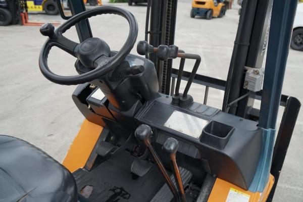 ขายถูกมาก Toyota 7FG10 ขนาดยก1ตัน เครื่องยนตร์เบนซิล เสาสูง1เมตร นำเข้าจากประเทศญี่ปุ่น